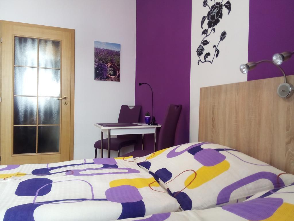 Apartmany - Penzion Smetanka Budweis Zimmer foto