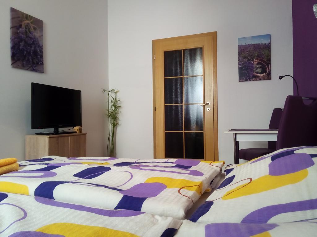 Apartmany - Penzion Smetanka Budweis Zimmer foto