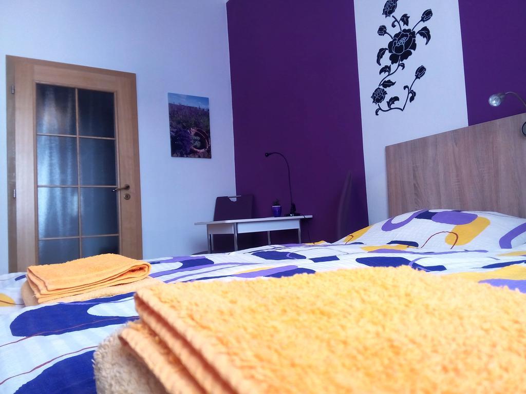 Apartmany - Penzion Smetanka Budweis Zimmer foto